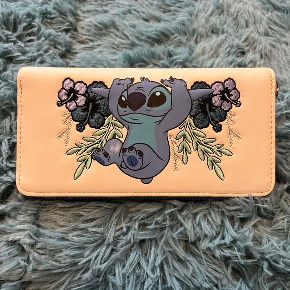 Loungefly Disney Stitch Zip Around Wallet - Picture 1 of 3